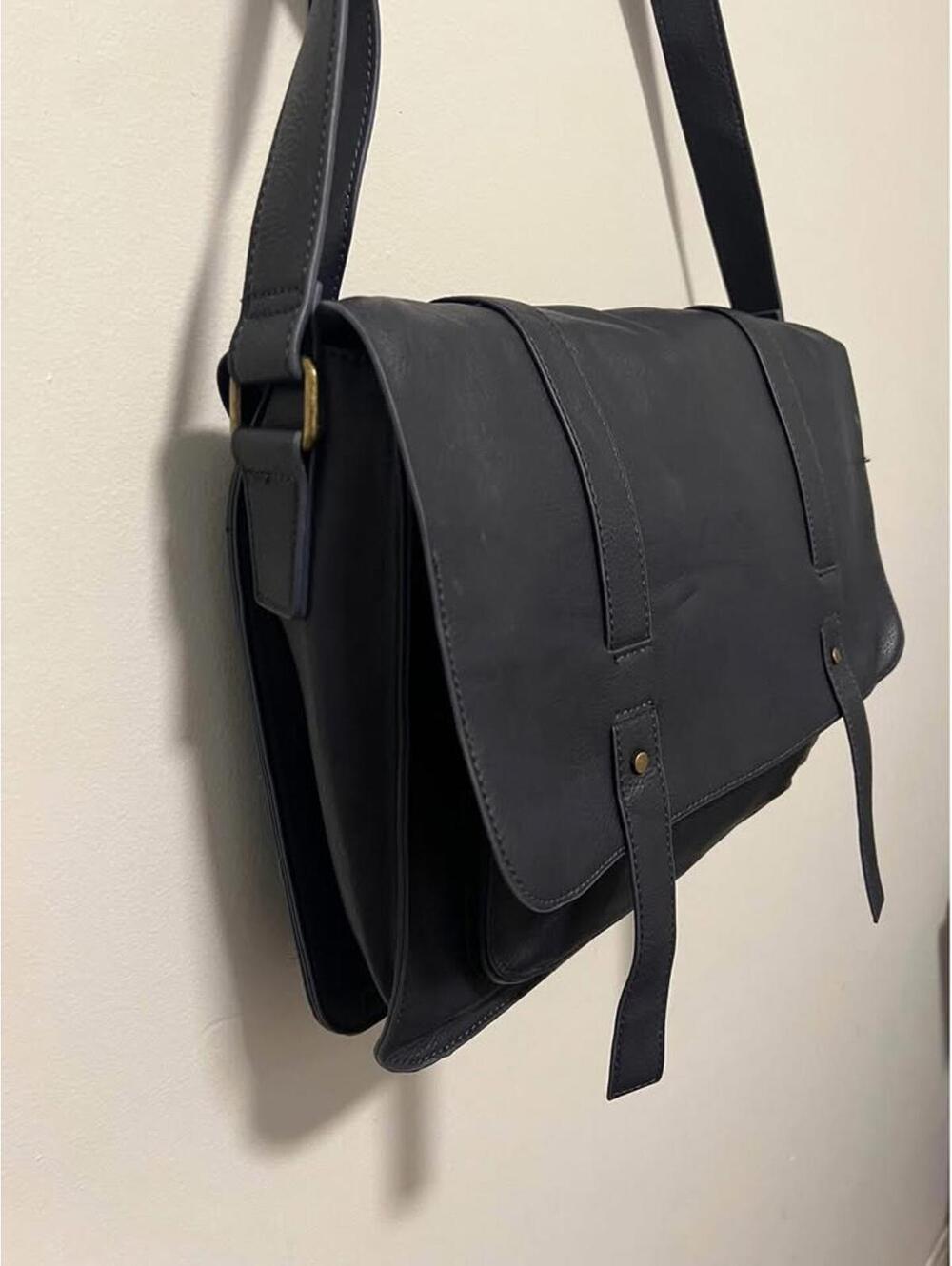 Aldo Brand, vegan leather travel bag